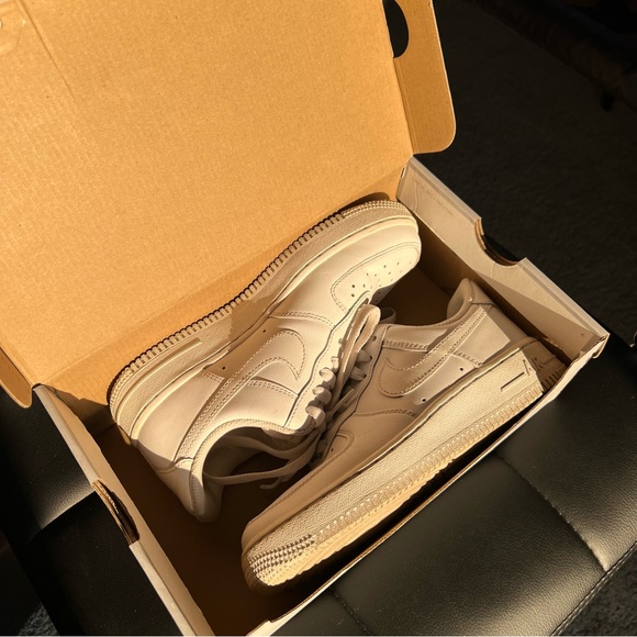 nike air force 1 - Picture 1 of 8